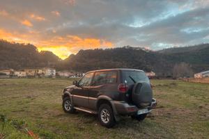 Nissan terrano 2.7 anno 2001 autocarro 5 posti