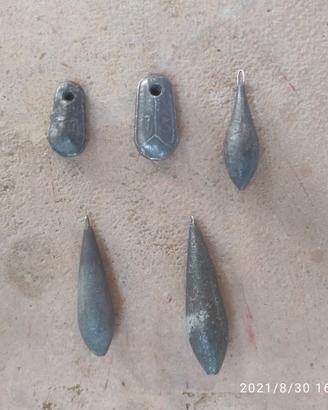 5 piombi da pesca di vario peso
