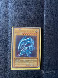 Drago bianco occhi blu carta yu-gi-oh