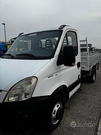 Iveco Daily 35-10 ribaltabile con gruj