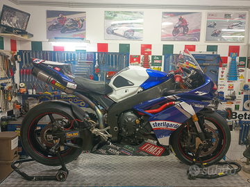 Yamaha R1 pronto pista immatricolato