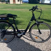 BICI ELETTRICA-BICI DA CITTÀ