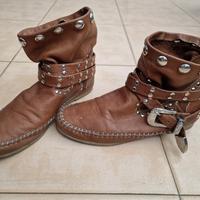 Stivaletti Country in Pelle Marrone, Borchie