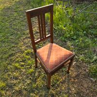 sedia vintage in legno stile liberty