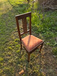 sedia vintage in legno stile liberty