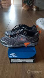 scarpe Brooks 42 NUOVE