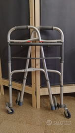 Girello deambulatore