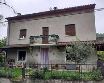Immobile in asta di 387 m² con 4 locali e box auto