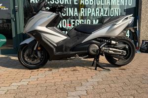 Kymco AK 550