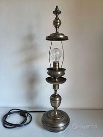 Lampada da tavolo in stile lampada ad olio