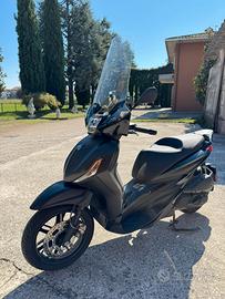 Piaggio Beverly 300 HPE (ottobre 2023)