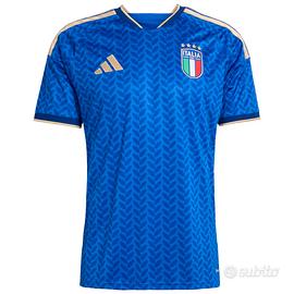 Maglia nazionale calcio imballata con cartellino