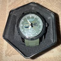 Orologio subacqueo oversize.