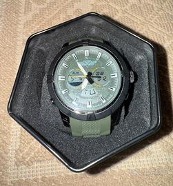 Orologio subacqueo oversize.