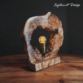 lampada in legno di ulivo e lampadina dimmerabile