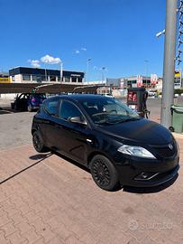 Lancia Ypsilon 1.2 69CV GPL Ecochic Black Noir