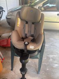 Seggiolino auto Chicco con base Isofix