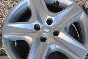 4 cerchi  + copricerchi originali Dacia  Stepway