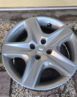 4 cerchi  + copricerchi originali Dacia  Stepway