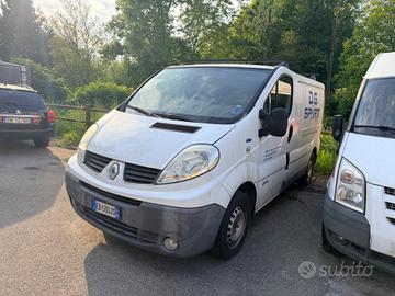 Furgone Renault TRAFIC dariparare