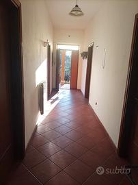Guidonia prov . Roma appartamento di 180 mq