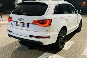 Q7 3.0 TDI 240 CV clean diesel quattro tip. Advanc