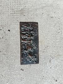 Piccola placca in bronzo del XIX secolo 