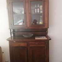 credenza e mobile con specchio