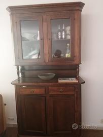 credenza e mobile con specchio