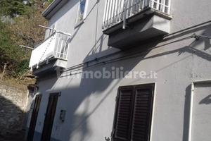Casa indipendente in mezzo alla natura
