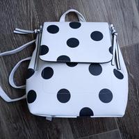 Zainetto a pois bianco e nero 