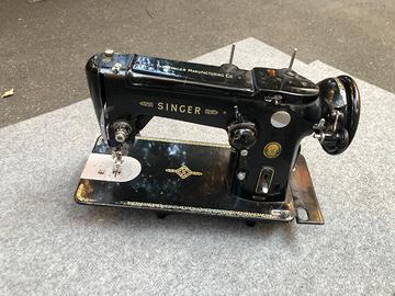 Macchina da cucire Singer 306M con mobile