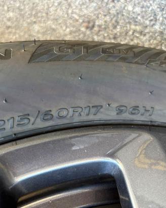 215 60 R17 96H estive come nuove