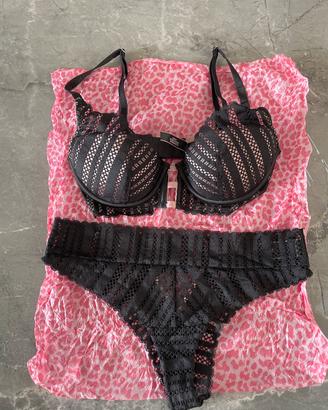 Completo intimo nuovo Victoria’s Secret