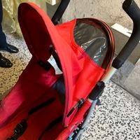 Passeggino con chiusura a ombrello
