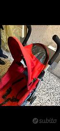 Passeggino con chiusura a ombrello