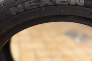 Serie di 4 pneumatici 225/45 ZR18