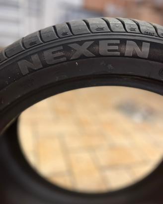 Serie di 4 pneumatici 225/45 ZR18