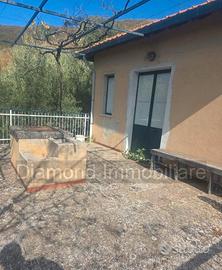 Terreno con fabbricato a Linguaglossa