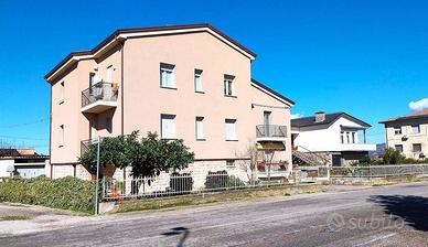 LUMINOSO APPARTAMENTO RISTRUTTURATO ESTERNAMENTE N