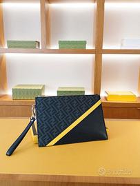 Pochette da uomo alla moda Fendi