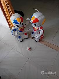 COPPIA EMILIO ROBOT GIOCHI PREZIOSI(LEGGI)