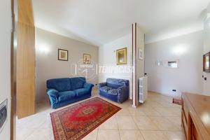 SOLUZIONE INDIPENDENTE MULTIPIANO IN ZONA CASTROME