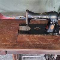 Macchina da cucire Singer antica con mobile origin