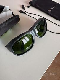 Occhiali laser