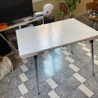 Tavolo in formica