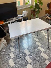 Tavolo in formica