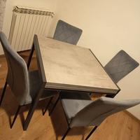 Tavolo Sala da Pranzo  espandibile con sedie