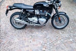 TRIUMPH Thruxton 1200