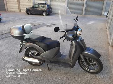 Scarabeo 250